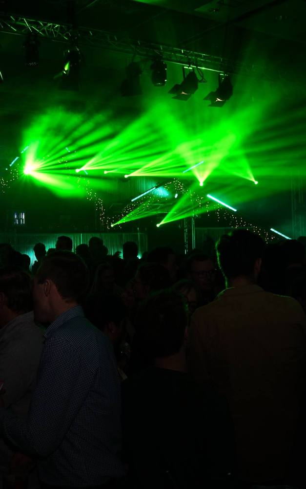 Lichtshow über der Tanzfläche